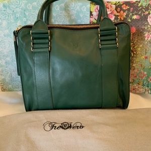 Tre Vero Forest green leather handbag with dust bag